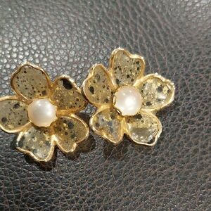 Elegant Gold Flower Earrings with Pearl Center